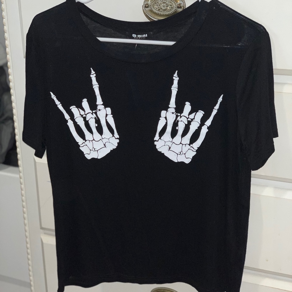 Skelton Hands Tshirt